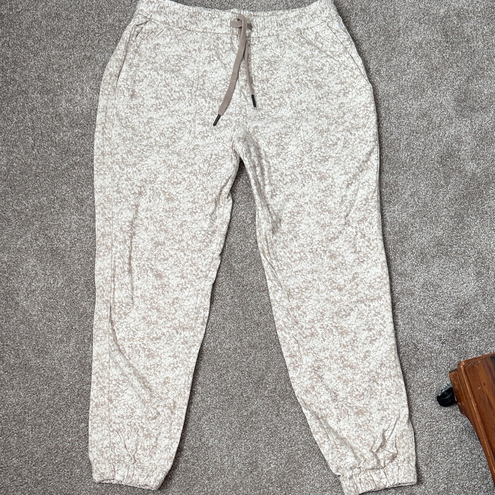 Athleta Cozy Cream/Taupe Joggers